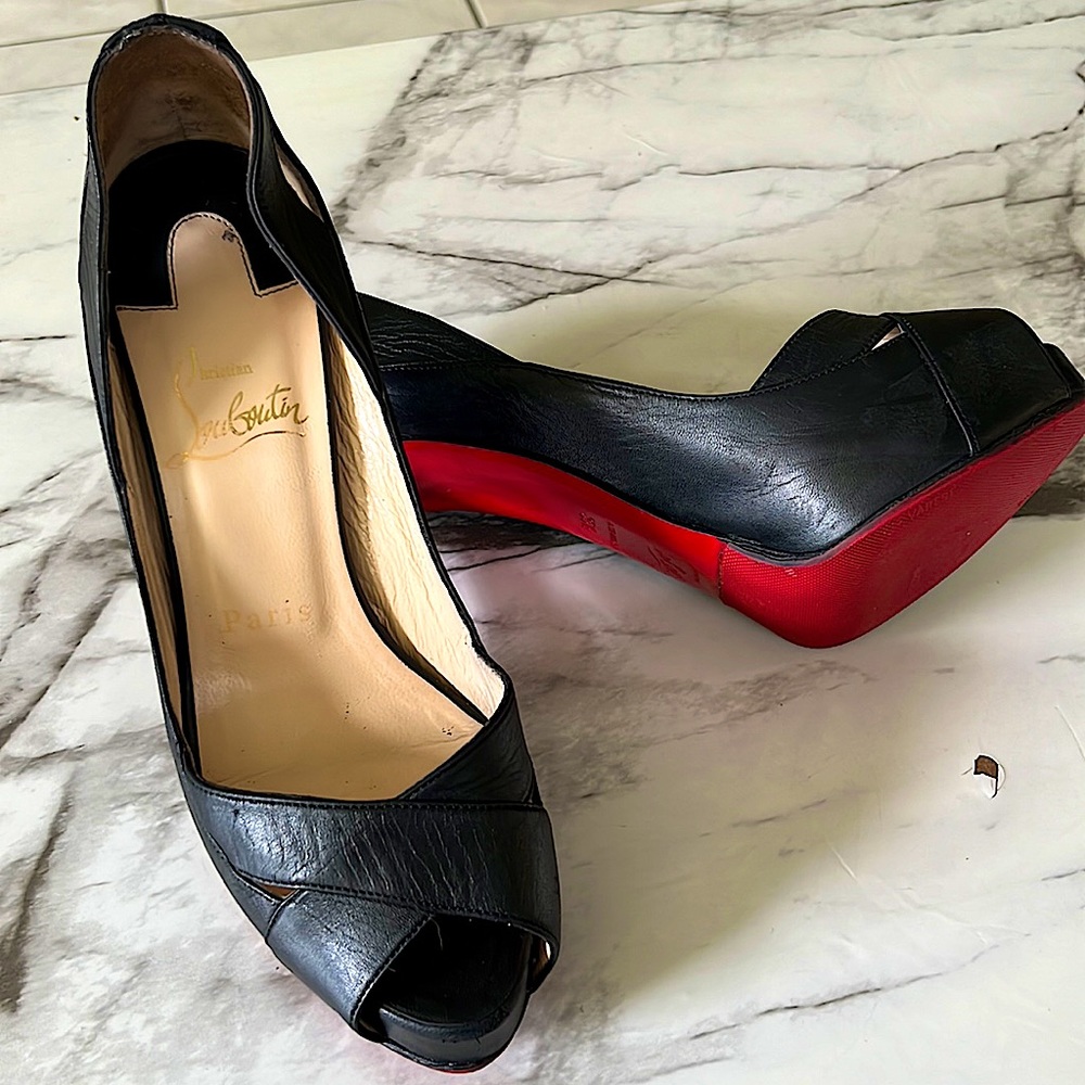 Christian Louboutin heels in amazing condition - size 35 1/2
